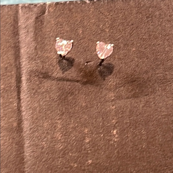 NWOT Elegant Rhinestone Heart Stud Earrings 18K White Gold Plated - Picture 8 of 16